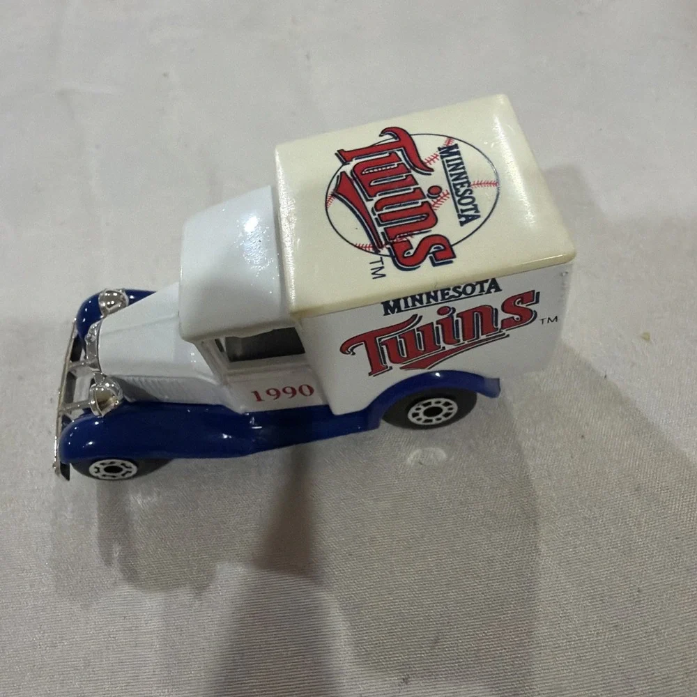 Matchbox MLB Baseball Flareside Pick-Up‎ Lot of Loose Diecast Cars 1990s